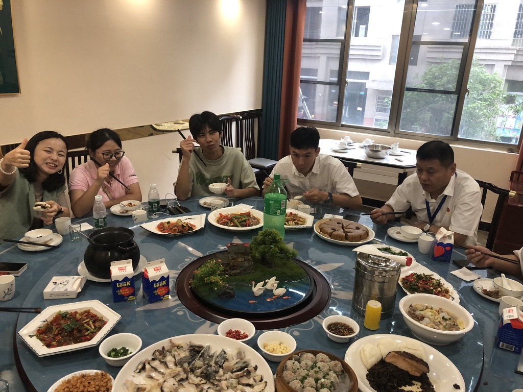 Fabrika sahiplerinin misafirperverliği gerçekten unutulmaz