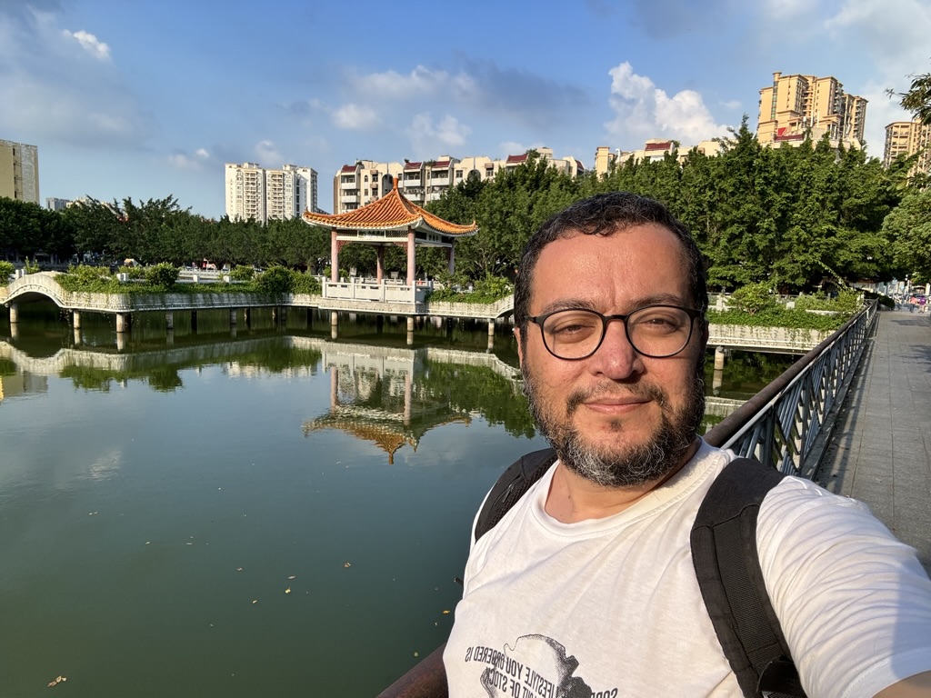 Gökdelenlerin arasında yeşil köşeler